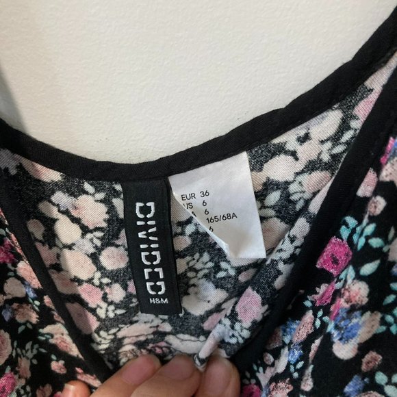 Size 6 Divided Floral Romper - Picture 5 of 5